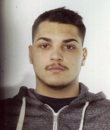 Napoli a sparare agli agenti feriti un detenuto non rientrato da